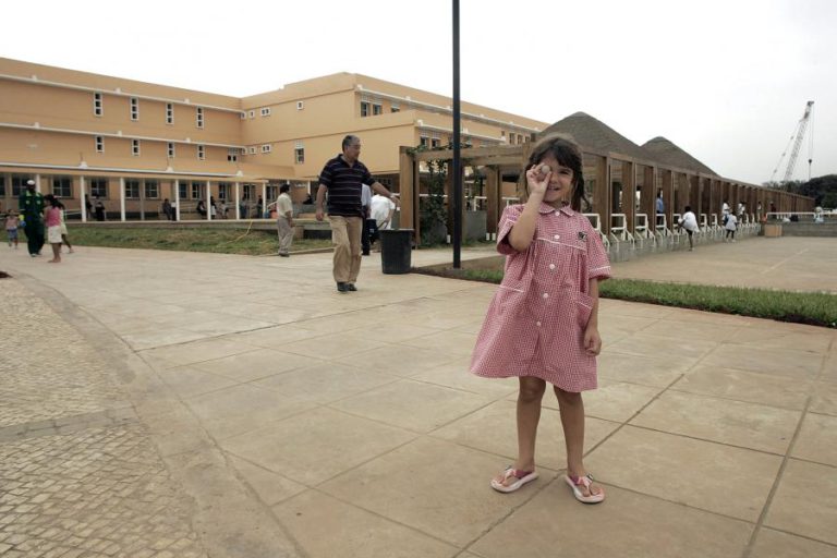 COOPERATIVA QUE GERE ESCOLA PORTUGUESA DE LUANDA DIZ QUE É TEMPO DE O GOVERNO INTERVIR