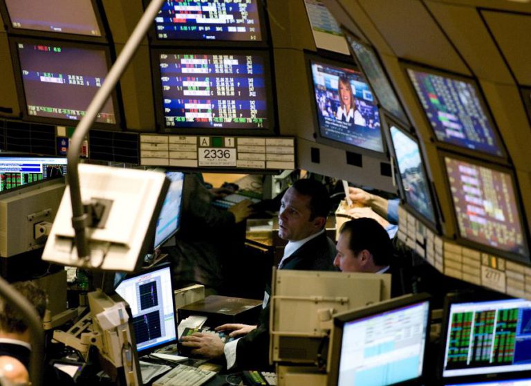 WALL STREET FECHA EM ALTA COM AMEAÇA DE GUERRA COMERCIAL EUA-CHINA A AFASTAR-SE