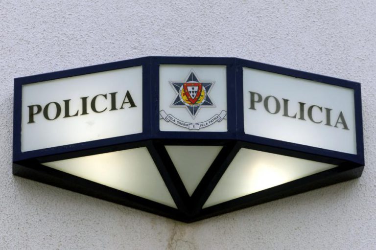 PELO MENOS DOIS FERIDOS NOS DESACATOS JUNTO A DISCOTECA NA CRUZ DE PAU (SEIXAL)