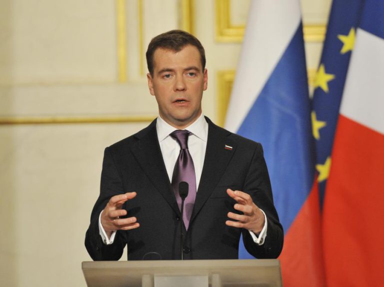 VLADIMIR PUTIN VOLTA A PROPOR MEDVEDEV PARA PRIMEIRO-MINISTRO