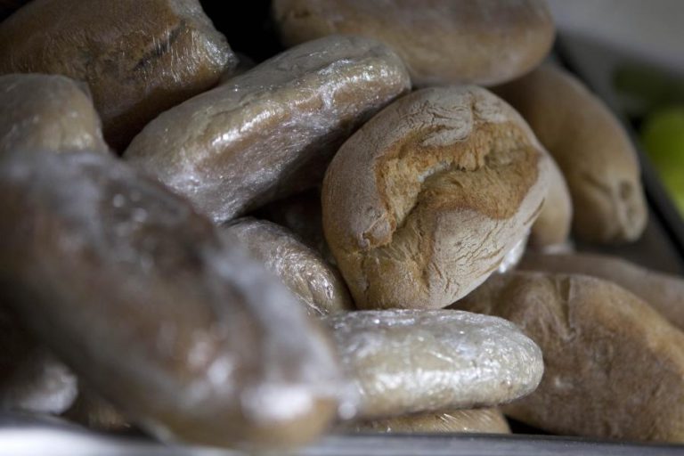 VÁRIAS PADARIAS DE CARACAS HÁ MAIS DE UMA SEMANA SEM FARINHA PARA FAZER PÃO