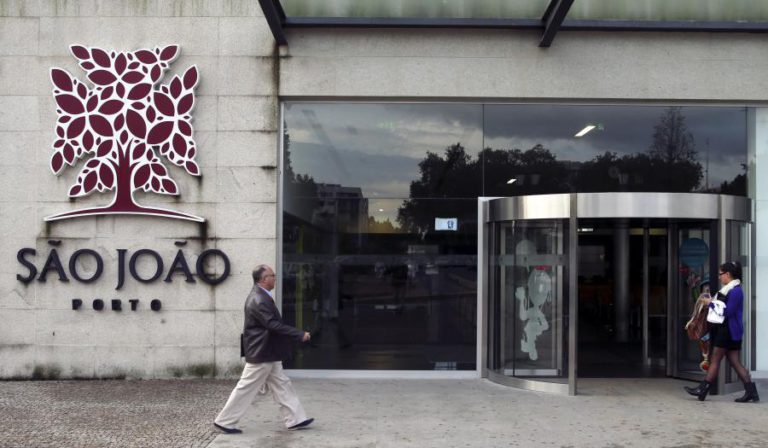 INCÊNDIO DESTRUIU LABORATÓRIO DE MICROBIOLOGIA DO HOSPITAL DE SÃO JOÃO, NO PORTO