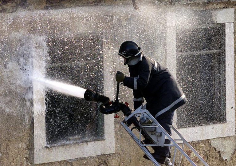 INCÊNDIO DESTRÓI ARMAZÉM COM PRODUTOS CHINESES NA BATALHA