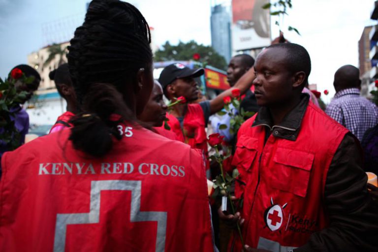 RESPONSÁVEIS DA CRUZ VERMELHA DA FINLÂNDIA E QUÉNIA RECEBEM HOJE PRÉMIO NORTE-SUL