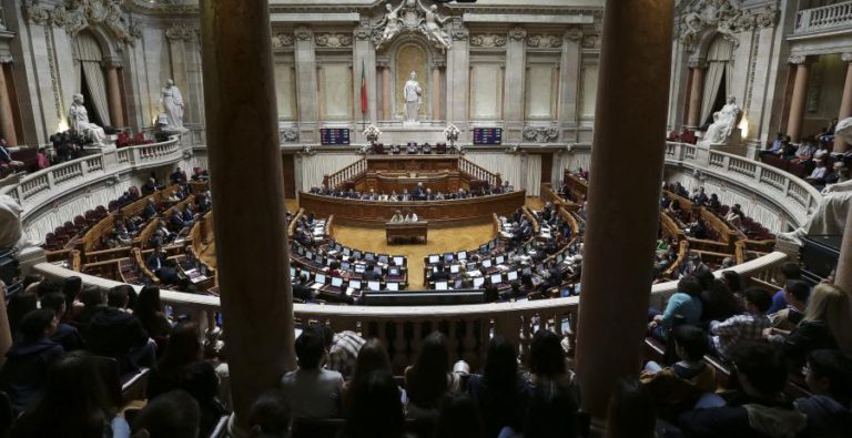 PS, PCP E BE FAVORÁVEIS A INCLUSÃO DAS PROFISSÕES LIBERAIS NOS IMPEDIMENTOS DE CARGOS POLÍTICOS
