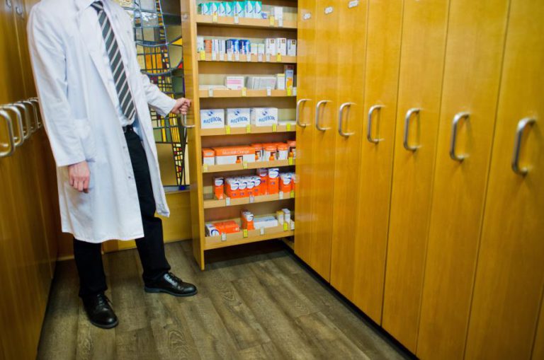 SINDICATO DOS FARMACÊUTICOS AVANÇA PARA TRÊS DIAS DE GREVE EM MAIO