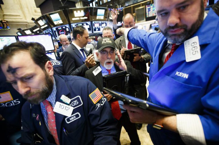 WALL STREET FECHA CLARAMENTE EM ALTA PUXADA PELA APPLE