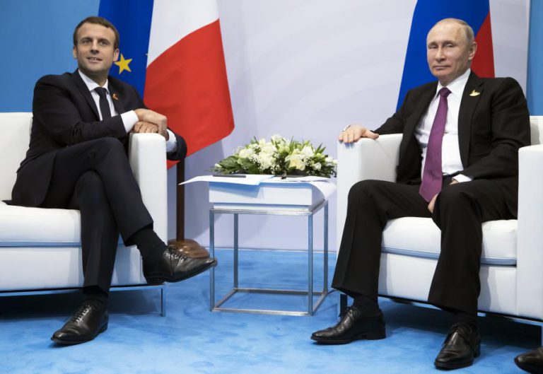 PUTIN E MACRON ENCONTRAM-SE HOJE EM SÃO PETERSBURGO EM BUSCA DE NOVOS ENTENDIMENTOS