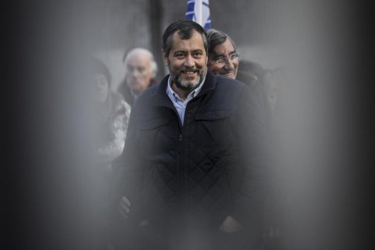 PROFESSORES DE NOVO NA RUA E COM AMEAÇA DE GREVE EM ÉPOCA DE PROVAS NACIONAIS