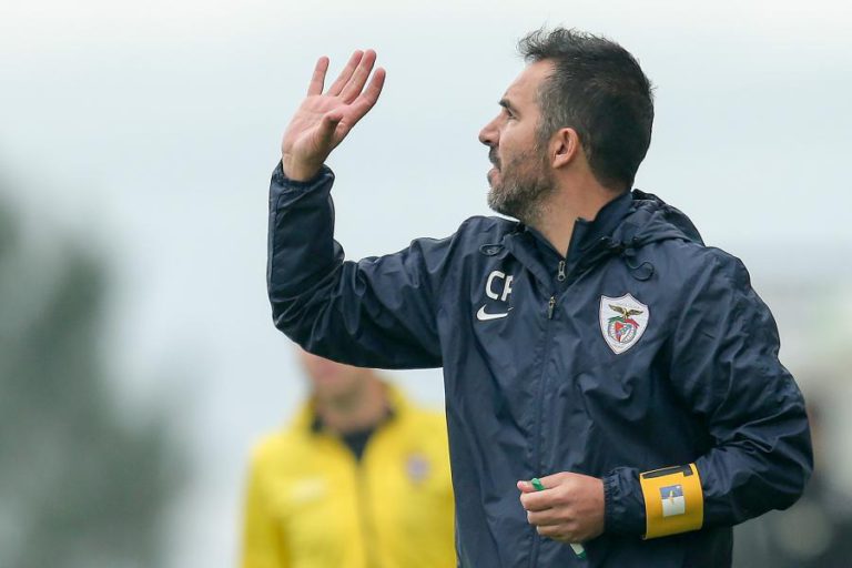 CARLOS PINTO DEIXA COMANDO TÉCNICO DO SANTA CLARA APÓS SUBIDA À I LIGA