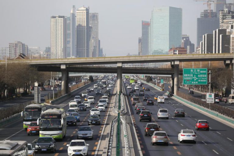 CHINA REDUZ TAXAS SOBRE CARROS, SETOR EM QUE PORTUGAL MAIS EXPORTA PARA AQUELE PAÍS