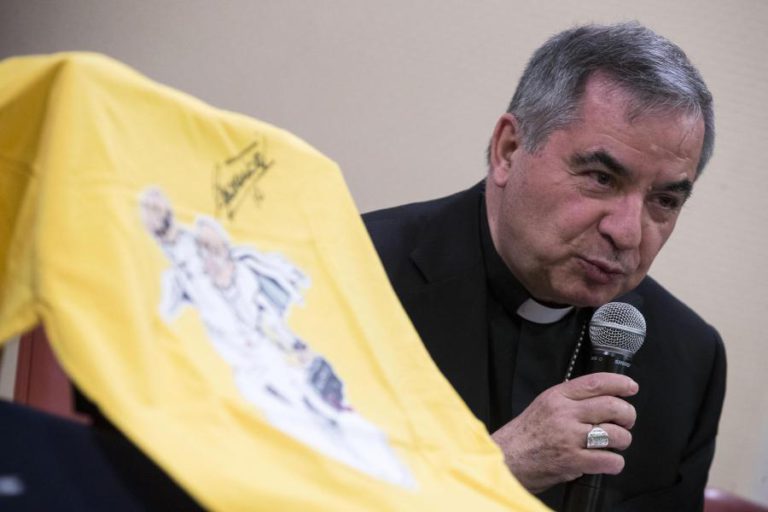 PAPA NOMEIA ARCEBISPO ITALIANO BECCIU PARA PREFEITO DA CONGREGAÇÃO DA CAUSA DOS SANTOS
