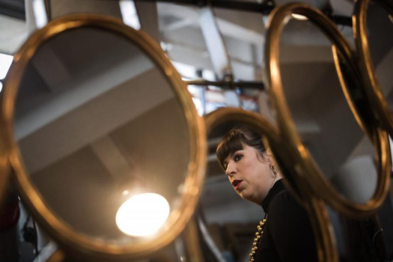 JOANA VASCONCELOS EXPÕE EM FUNDAÇÃO CULTURAL ESCOCESA ONDE ESTÁ A CONSTRUIR PISCINA