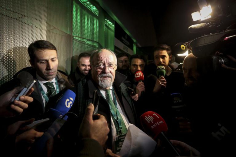 MESA DA ASSEMBLEIA-GERAL DO SPORTING DEMITE-SE