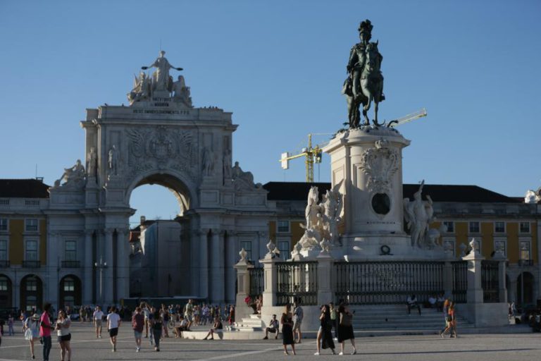 EUROVISÃO: ESPAÇO NO TERREIRO DO PAÇO ABRE HOJE E ACOLHE ESPETÁCULOS ATÉ 12 DE MAIO
