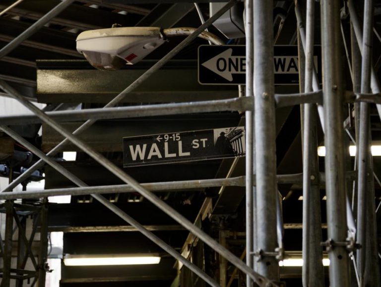 WALL STREET NEGOCEIA EM BAIXA POUCO APÓS O INÍCIO DA SESSÃO