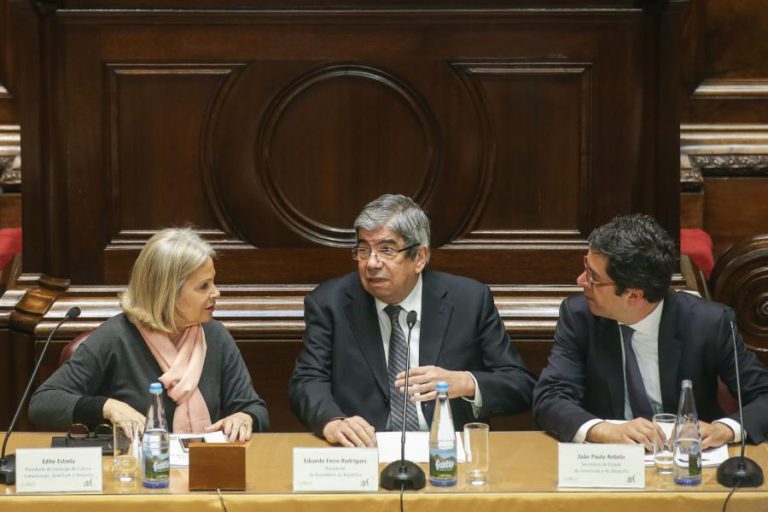 FERRO RODRIGUES JÁ RETOMOU FUNÇÕES NO PARLAMENTO APÓS CIRURGIA PULMONAR