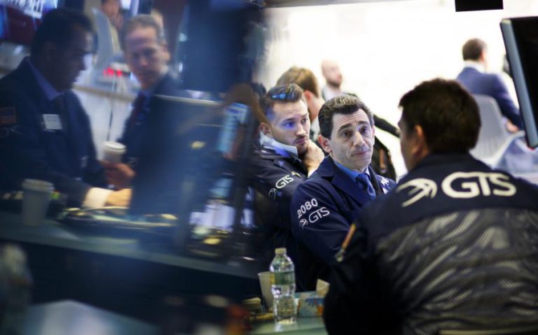 WALL STREET SOBE COM DESANUVIAMENTO NA TENSÃO COMERCIAL