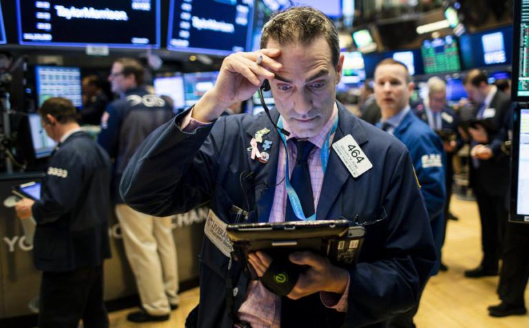 WALL STREET ENCERRA EM BAIXA APESAR DOS BONS RESULTADOS DA APPLE