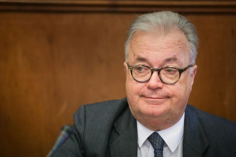 ÓBITO/JÚLIO POMAR: MINISTRO LEMBRA “FIGURA INCONTORNÁVEL” DA CULTURA PORTUGUESA