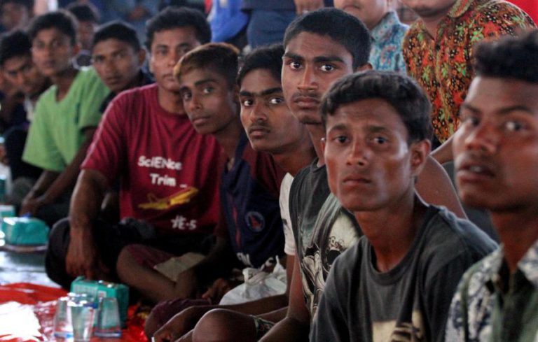 BRUXELAS FINANCIA COM 40 MILHÕES AJUDA HUMANITÁRIA A MINORIA ROHINGYA
