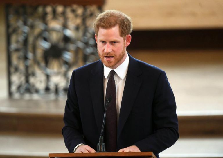 PRÍNCIPE HARRY DE INGLATERRA RECEBE TÍTULO DE DUQUE DE SUSSEX ANTES DO CASAMENTO
