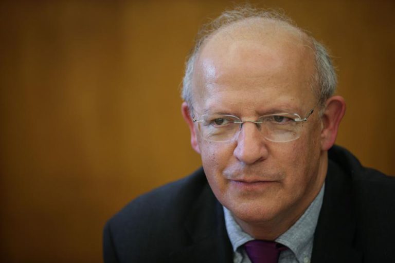 SANTOS SILVA ADMITE REPETIÇÃO DA SOLUÇÃO DE GOVERNO E AFASTA ENTENDIMENTO COM PSD