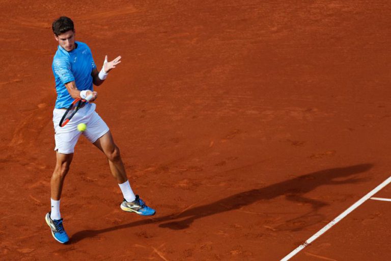 CARREÑO BUSTA COMEÇA DEFESA DO TÍTULO COM TRIUNFO SOBRE KICKER NO ESTORIL OPEN