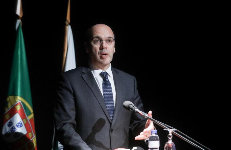 GOVERNO NÃO COMENTA PEDIDO DO MINISTÉRIO PÚBLICO SOBRE MINISTRO SIZA VIEIRA