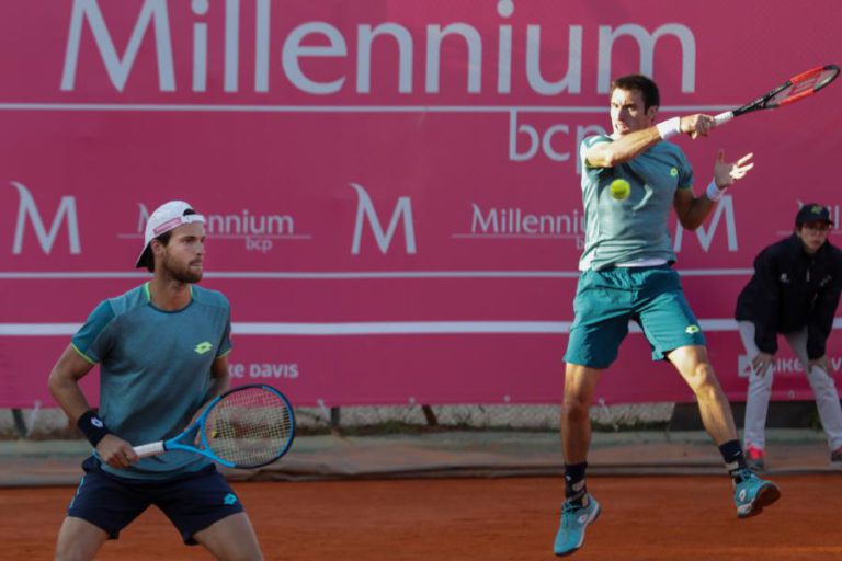 DEPOIS DOS ‘QUARTOS’ EM SINGULARES, JOÃO SOUSA APURA-SE TAMBÉM EM PARES NO ESTORIL OPEN
