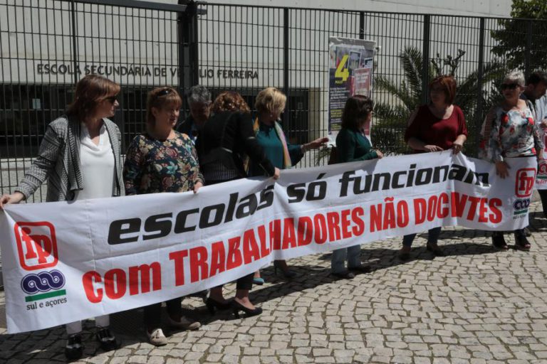 GREVE DOS TRABALHADORES NÃO DOCENTES FOI DAS MAIORES DE SEMPRE