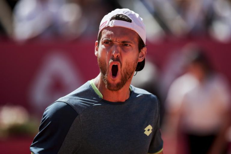 JOÃO SOUSA APURADO PARA A FINAL DO ESTORIL OPEN