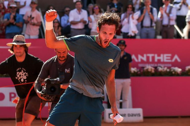 JOÃO SOUSA TORNA-SE O PRIMEIRO PORTUGUÊS A VENCER O ESTORIL OPEN