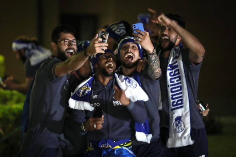 PRESIDENTE DA REPÚBLICA FELICITA FC PORTO PELA CONQUISTA DO CAMPEONATO DE FUTEBOL