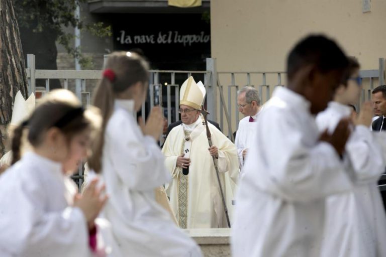 PAPA FRANCISCO PEDIU ESFORÇO COMUM E GLOBAL CONTRA A ESCRAVIDÃO