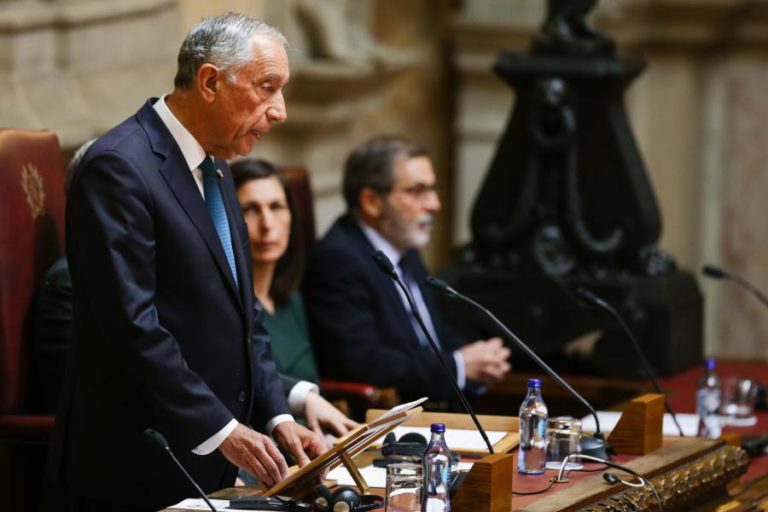 PR PROMULGA DIPLOMA QUE ESTABELECE TERMOS DE INTEGRAÇÃO DE PRECÁRIOS DA ADMINISTRAÇÃO PÚBLICA