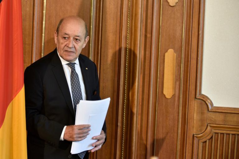 SANÇÕES NORTE-AMERICANAS CONTRA EUROPEUS SÃO “INACEITÁVEIS” – LE DRIAN