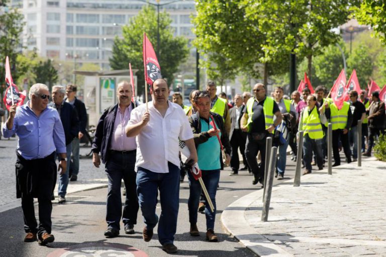 TRABALHADORES DA INFRAESTRUTURAS DE PORTUGAL MANIFESTARAM-SE POR AUMENTOS SALARIAIS