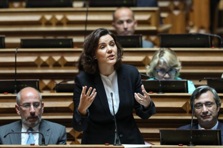 CRISTAS SUGERE AO PRIMEIRO-MINISTRO QUE FAÇA UMA AUDITORIA AO MINISTÉRIO DA ECONOMIA