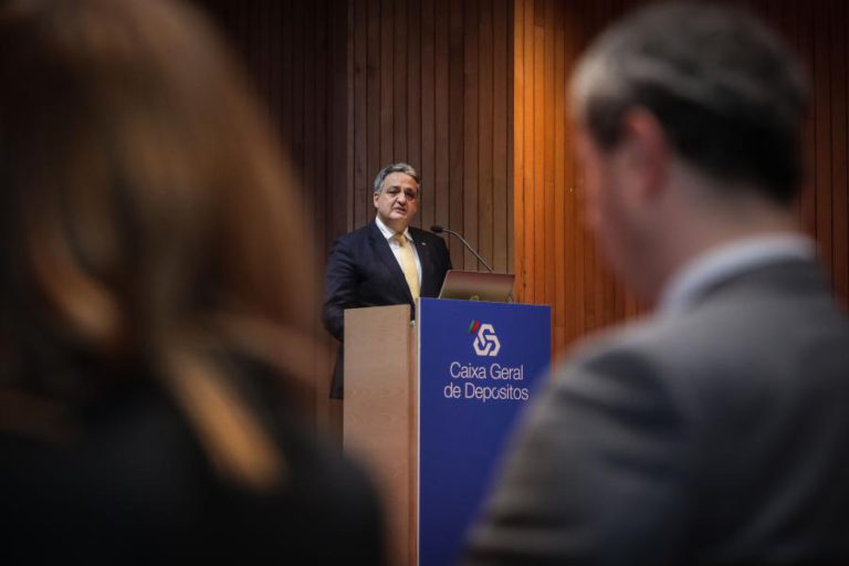 MACEDO DIZ QUE SERÁ REDUZIDO NA CGD IMPACTO DE JUROS NEGATIVOS NO CRÉDITO