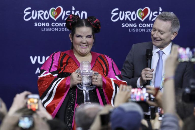 VENCEDORA DO FESTIVAL EUROVISÃO E PM DE ISRAEL ANUNCIAM QUE JERUSALÉM ACOLHE EDIÇÃO DE 2019