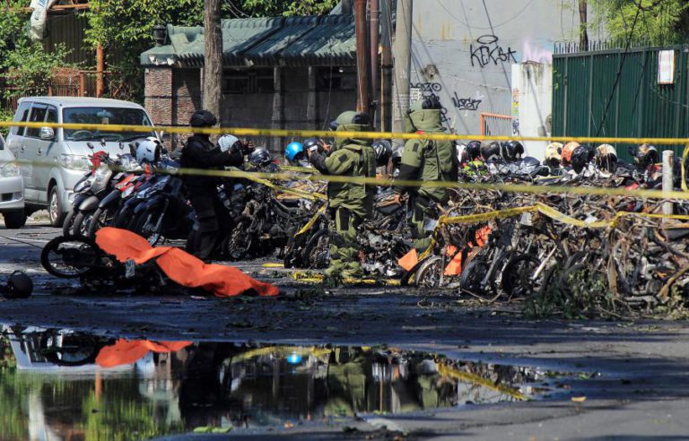 NÚMERO DE MORTOS EM ATAQUES A IGREJAS NA INDONÉSIA SOBE PARA 11