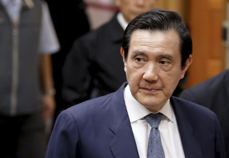EX-PRESIDENTE DE TAIWAN CONDENADO A QUATRO MESES DE PRISÃO