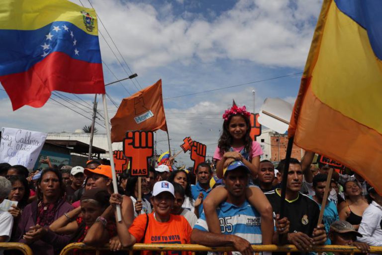 MAIS DE 20,5 MILHÕES ELEGEM HOJE PRESIDENTE DA VENEZUELA