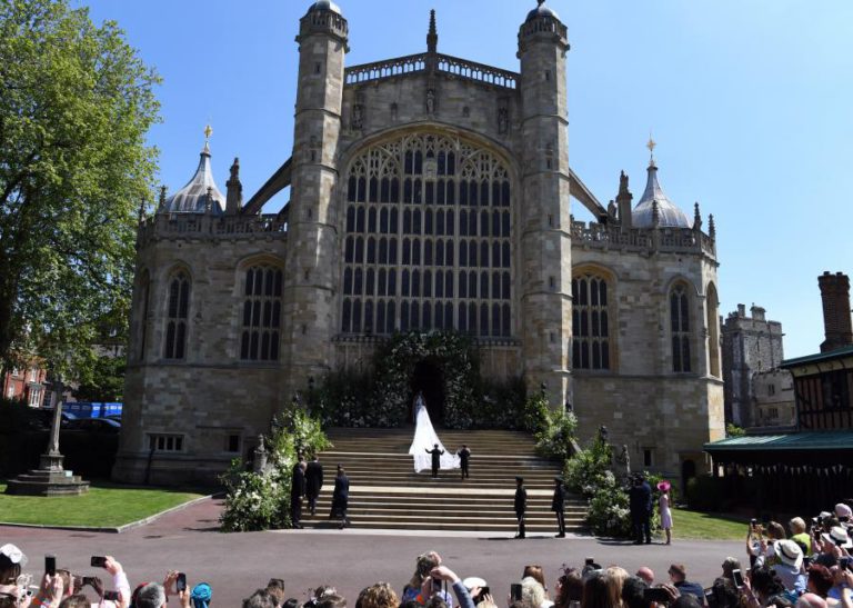PRÍNCIPE HARRY E MEGHAN MARKLE CASARAM-SE