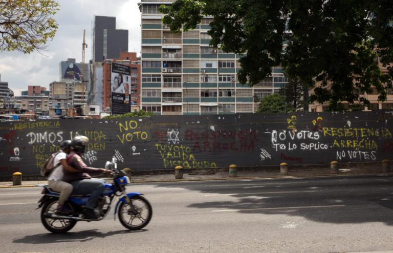 CONSELHO NACIONAL ELEITORAL VENEZUELANO PROÍBE MADURO DE PAGAR BÓNUS A ELEITORES