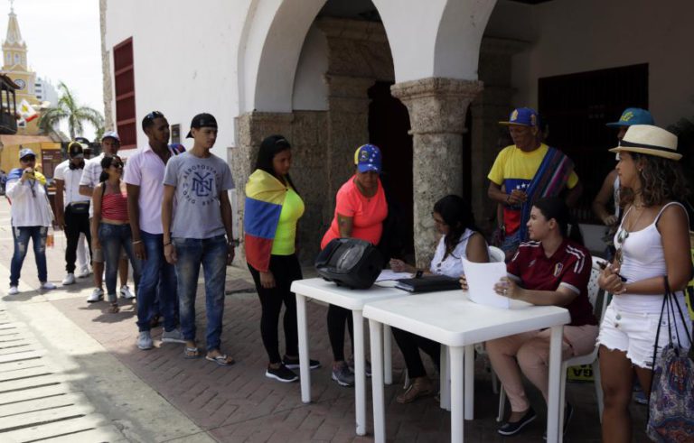 CATORZE PAÍSES CHAMAM EMBAIXADORES PARA CONSULTAS E REDUZEM RELAÇÕES COM A VENEZUELA