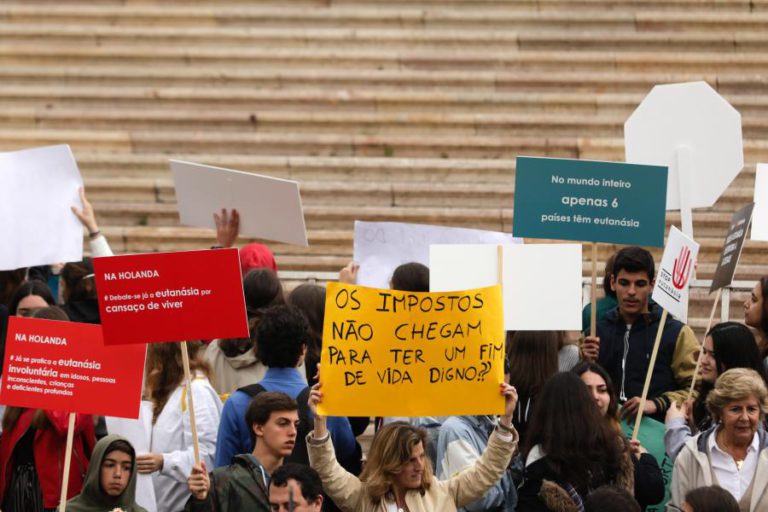 MOVIMENTO STOP EUTANÁSIA SAÚDA PONDERAÇÃO DO PARLAMENTO
