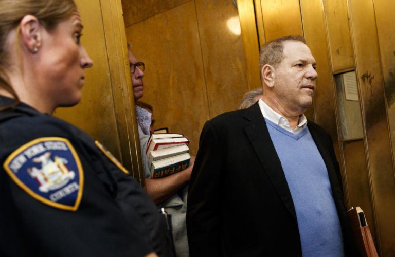 WEINSTEIN ACUSADO FORMALMENTE DE VIOLAÇÃO E OUTROS DELITOS SEXUAIS