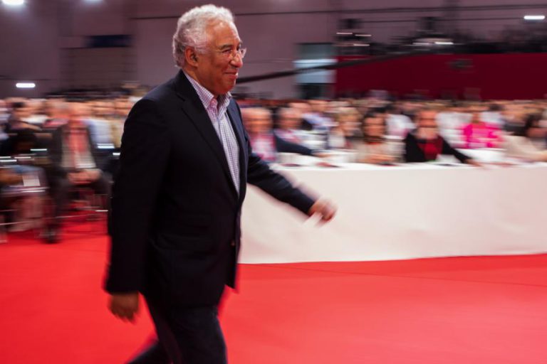 COSTA ENCERRA CONGRESSO DO PS COM DISCURSO VIRADO PARA AS QUESTÕES NACIONAIS